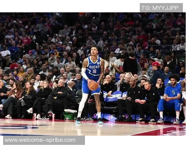 库兹马半场表现抢眼10投6中贡献13分6篮板2助攻并抢下3前场板