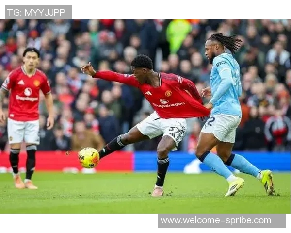 梅努迎来曼联生涯第50次英超首发连续7场赛事稳定出场表现引关注